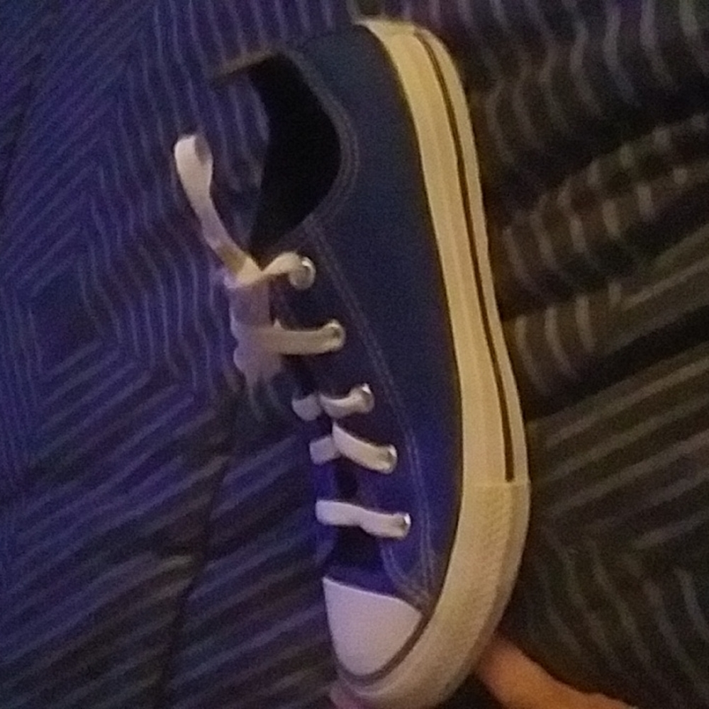 Athletic shoes